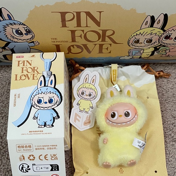 Pop Mart Labubu Pin For Love Letter F Future - Picture 1 of 15